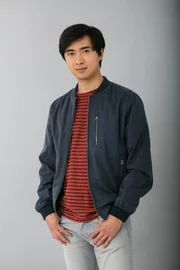 Hui Ko (Aaron Le).