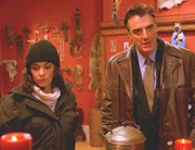 Die Detectives Carolyn Barek (Annabella Sciorra) und Mike Logan (Chris Noth) suchen nach dem Mörder zweier Schwestern. Die Spuren führen ins Voodoo-Milieu.