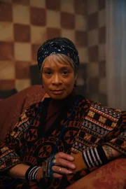 Valarie Pettiford as Emily Mather Valarie Pettiford as Emily Mather