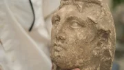 Fundstück aus Terracina: Vermutlich eine Terracotta-Büste von Alexander dem Großen.