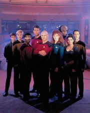 Patrick Stewart (Captain Picard) und seine Mannschaft