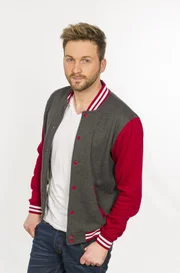 Tigerenten Club Moderator Johannes Zenglein© SWR/Alexander Kluge - Honorarfreie Verwendung gemäß AGB im redaktionellen Zusammenhang mit genannter Sendung bei Nennung "Bild: SWR/Alexander Kluge". Andere Verwendung nur nach Absprache. KiKA Unternehmenskommunikation - bildredaktion@kika.de Telefon: +49.361.218-1826