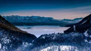 Um den Walchensee ranken sich zahlreiche Mythen und Legenden. Bodenlos soll er sein! Unergründlich! Und voller Schätze! Mit bis zu 192 Metern Tiefe und einer Ausdehnung von 16 Quadratkilometern ist er einer der tiefsten und größten Alpenseen Deutschlands.