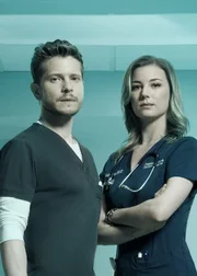(3. Staffel) - Dr. Conrad Hawkins (Matt Czuchry, l.); Nicolette Nevin (Emily VanCamp, r.)