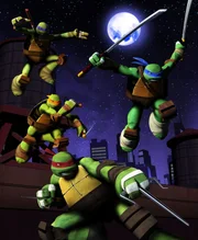 Teenage Mutant Ninja Turtles; Leonardo (blaue Maske), Raphael (rote Maske), Michelangelo (orange Maske), Donatello (lila Maske).
