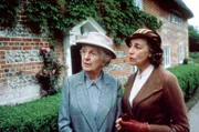 Miss Marple (Joan Hickson) and Dolly Bantry (Gwen Watford)