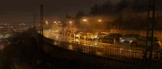 Auf der abendlichen Stuttgarter Weinsteige steht alles still: Hohes Verkehrsaufkommen und ein Wasserrohrbruch haben den Verkehr komplett lahmgelegt.
