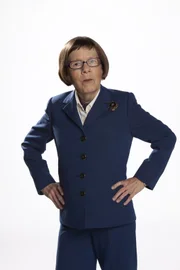 (2. Staffel) - Leitung der Naval Criminal Investigative Service Einheit: Henrietta "Hetty" Lange (Linda Hunt) ...