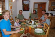 Familie Piórkowski lebt im kleinen Dorf Sasek („Sasek Maly“) am westlichen Rand der masurischen Seenplatte.