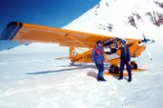 Ein Flugzeug direkt auf einem Gletscher zu landen, ist eine ganz besondere Herausforderung. Nur wenige Pilotinnen und Piloten haben das Können und die Lizenz dazu.