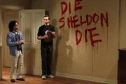 Sheldon (Jim Parsons, r.) und Leonard (Johnny Galecki, l.)
