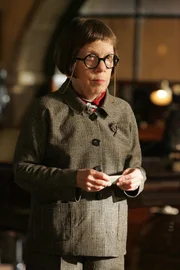 (1. Staffel) - Leitung der Naval Criminal Investigative Service Einheit: Henrietta "Hetty" Lange (Linda Hunt) ...