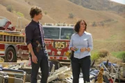 Der Flugzeugabsturz, in dem Reid (Matthew Gray Gubler, l.) und Kate (Jennifer Love Hewitt, r.) ermitteln, erinnert Kate an eine ähnliche Tragödie in der eigenen Familie ...