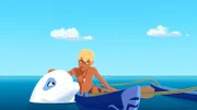 Yann (r.) ist mit seinem Freund Zoom auf dem Meer unterwegs. Gemeinsam wollen sie herausfinden, was Maui-Delfine fressen. Dazu hat Yann extra eine versteckte Kamera gebaut.