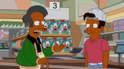 Ein Streit mit seinem Bruder Sanjay führt dazu, dass Apus (l.) junger Neffe Jamshed (r.) den Kwik-E-Mart übernimmt. Dieser verwandelt den Laden in ein hippes Geschäft mit gesunden Produkten, was Apus Traditionsbewusstsein gar nicht gefällt ...