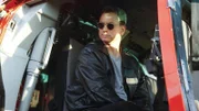 Detective Taylor (Gary Sinise) macht sich per Hubschrauber auf die Suche nach dem gefährlichen Serienmörder.