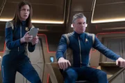 (l-r): Jayne Brook as Admiral Cornwell; Anson Mount as Captain Pike of the CBS All Access series STAR TREK: DISCOVERY. Photo Cr: Michael Gibson/CBS