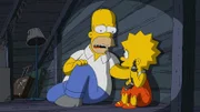 "Die Simpsons", "Horror-Halloween." Wie jedes Jahr dekoriert Homer das Haus für Halloween. Derweil nimmt Lisa erstmals an der Halloween-Horror-Nacht im Krustyland teil. Die arme Lisa ist danach jedoch so geschockt, dass sie keinen Halloweenschmuck mehr sehen kann. Marge verlangt deshalb von Homer, die gesamte Dekoration wieder zu entfernen.