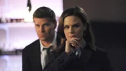 Booth (David Boreanaz) und Brennan (Emily Deschanel) müssen den Mord an einem Freizeitcomedian aufklären, der seine Witze offenbar bei anderen Comedians geklaut hat. Hat ihm diese Tatsache das Leben gekostet?