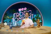 Host Aurel Mertz präsentiert die zweite Sendung seiner neuen Late-Night-Show: "Neo Tropic Tonight"