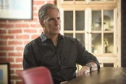Hour" -- During a city-wide blackout that impedes law enforcement and emergency response teams, Pride vows to solve the murder of a family friend\'s fiancß?Ă‚©, on NCIS: NEW ORLEANS,