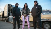 Rapperin LIZ begleitet das deutsche Kult-Rap-Duo Celo & Abdi bei ihrem Roadtrip durch Frankfurt. Das Besondere: Keine:r der Drei hat einen Führerschein, weshalb die Artists durch die Banken-Hochburg mit einem „Car-Trailer“ gezogen werden.