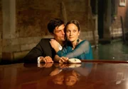 Maurizio Fulgoni (Stipe Erceg) und seine Frau Sofia (Jeanette Hain) verstehen sich blendend – so scheint es zumindest.