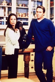 Piper (Holly Marie Combs, l.); Leo (Brian Krause, r.)
