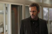 Voller Zweifel überdenkt House (Hugh Laurie) seine Beziehung zu Cuddy. Hindert sie ihn wirklich daran, ein guter Arzt zu sein?