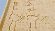 Im Jahr 44 vor Christus geht das Ägyptische Reich unter. Mehrere aufeinanderfolgende Missernten führen zu Hungersnot und Krankheit.