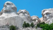 Das nationale Präsidenten-Monument Mount Rushmore, v.l.: George Washington, Thomas Jefferson, Theodore Roosevelt, Abraham Lincoln