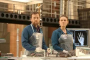 Dr. Jack Hodgins (T.J. Thyne), Brennan (Emily Deschanel)