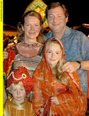 Ella Prinz (Marion Kracht) und ihr Mann Jochen (Maximilian Krückl) müssen erkennen, dass sie völlig unterschiedliche Vorstellungen von ihrem Familienurlaub mit den beiden Kindern Lukas (Darius Kracht) und Sabine (Maria Ehrich) haben.