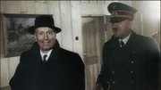 Hitler begrüßt Mussolini, der zwei Tage zuvor von deutschen Fallschirmjägern aus seinem Gefängnis Grand Sasso gerettet wurde, München, 14. September 1943