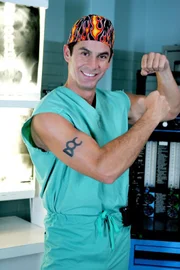 Robert Maschio (Dr. Todd Quinlan).