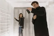 In einem Kühllaster gefangen: Richard Castle (Nathan Fillion, l.) und Kate Beckett (Stana Katic, r.)