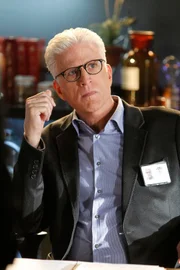 Ted Danson (D.B. Russell).