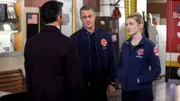 Chicago Fire Staffel 11 Folge 13 Sie lehnen ein Geschenk ab: Taylor Kinney als Kelly Severide, Kara Killmer als Sylvie Brett  Copyright: SRF/2022 NBC Universal