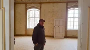 Neben seinem Beruf als Förster kümmert sich Thomas um die Instandsetzung des renovierungsbedürftigen Schlosses Jetzendorf.