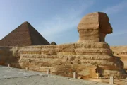 hr-fernsehen VERRÜCKT NACH MEER Folge 98, Die sagenhafte Sphinx von Gizeh, Doku-Serie, Deutschland 2013, am Freitag (11.07.14) um 21:00 Uhr. Die Sphinx und die Pyramiden von Gizeh, Ägypten.