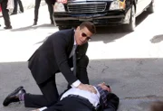 Um an neue Informationen zu gelangen, wendet Booth (David Boreanaz, l.) sich an seinen ehemaligen Kollegen Agent Brandt Walker (Michael Gaston), doch der schwebt selbst in Lebensgefahr...