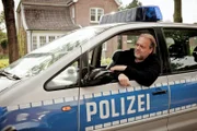 Einmal Polizist, immer Polizist: Thies (Jan-Gregor Kremp) kann von seinem ehemaligen Job einfach nicht lassen.