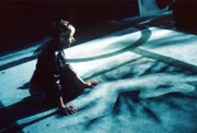 Buffy (Sarah Michelle Gellar) hatte in der Nacht eine Begegnung mit Angel.