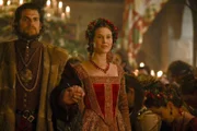 Weihnachten am Hofe des Königs: Charles Brandon (Henry Cavill, l.) und Anne of Cleves (Joss Stone, r.) ...