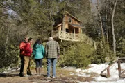 Pete and his team are building what they call the ultimate cabin for the lucky winner of the 'Treehouses' contest.
