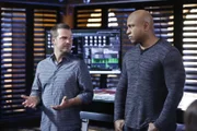 L-R: Special Agent G. Callen (Chris O'Donnell) und Special Agent Sam Hanna (LL COOL J)