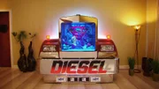 The professional craftsmen disguise the fish tank with the front of a 40-tonne truck including headlights and fenders, because Shaq's nickname is "Diesel".