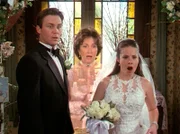 Nach zahlreichen Zwischenfällen wollen Piper (Holly Marie Combs, r.) und Leo (Brian Krause, l.) endlich heiraten. Doch auch an diesem Tag wartet eine unangenehme Überraschung auf sie ...