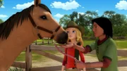 Wendy (li.) hat im Wald ein einsames Pferd gefunden. Es ist recht argwöhnisch und wurde vernachlässigt. Von Jojo (re.), dem Pferdeflüsterer, bekommt Wendy (li.) Unterstützung.