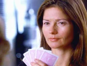 Da sie nach ihrer Operation noch nicht wieder arbeiten darf, vertreibt sich Jordan (Jill Hennessy) die Zeit mit Pokerspielen.